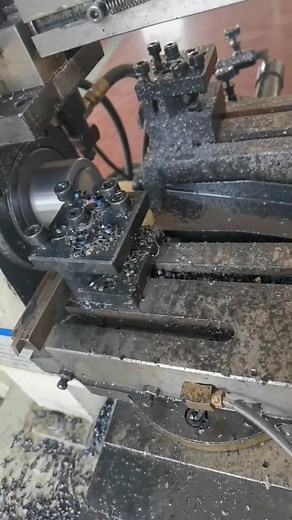 4.5K views · 19 reactions | Grooving, chamfering, and automated lathe machining of hose clamp screws. #CNCLathe #LatheMachining #MechanicalIndustry | unique machine | Facebook