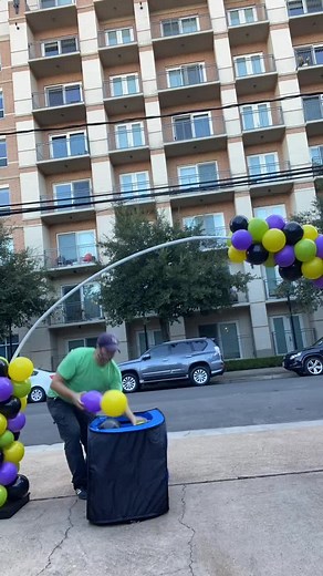 Halloween balloon arch! #balloonarch #howitsmade #howitsdone #howto #artober #spookyseason #fyp #foryou #tiktok