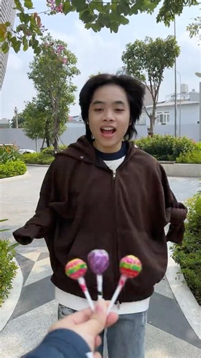 The candy and the one-armed person [Kindness Couple] #shorts #kindness #respect