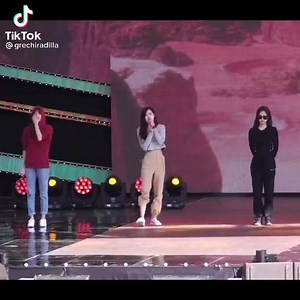 jennie is unintentionally funny lmao so relatable | JenLisa ZONE