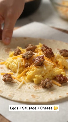 🔥🍲🤤Sausage Breakfast Burrito 🌯🔥 The Ultimate Cheesy Breakfast! #crispythreadchicken #recipe 🤤🤤🤤
