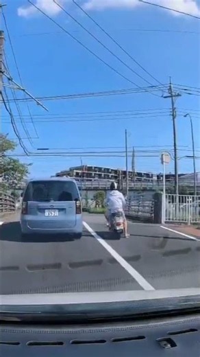 車に絡むバイク・・#shorts #ドライブレコーダー #迷惑運転 #危険運転 #事故