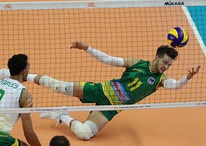 Wow! Enjoy these awesome digs by Australian 🇦🇺 libero Luke Perry from 2019 #VNLMen. Watch all #Volleyball Nations League matches on: https://volleyballworld.tv For the latest news: www.FIVB.com #VNL #BePartOfTheGame Volleyball Australia | Volleyball Nations League