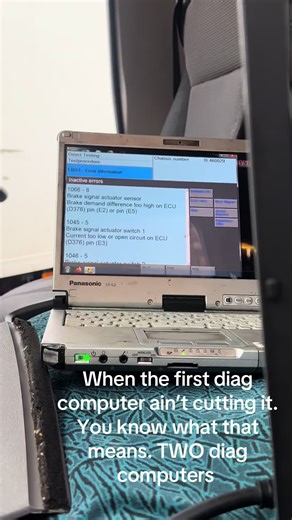 Daf lf 2017. Abs fault. Nice and easy o/c on the foot valve. And as usual. It has corroded away the pin under the front flap. Second time this week I’ve had to repair wiring thru the bulkhead #hgv #truck #daf #hgvmechanic #mechanic