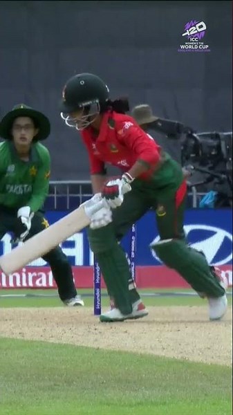 Fatima Sana not giving away an inch for Pakistan 🔥 #T20WorldCup