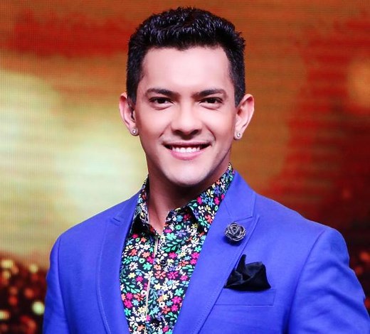 Aditya Narayan Wiki, Age, Girlfriend, Wife, Children, Family, Biography & More - WikiBio