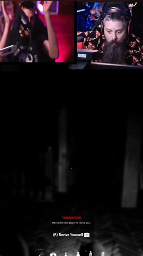 When Parrple got so scared he hurt his hand #beardogetsscared #funnyvideos #Halloween #jumpscare #horrorgamer #fail | Beardo Gets Scared