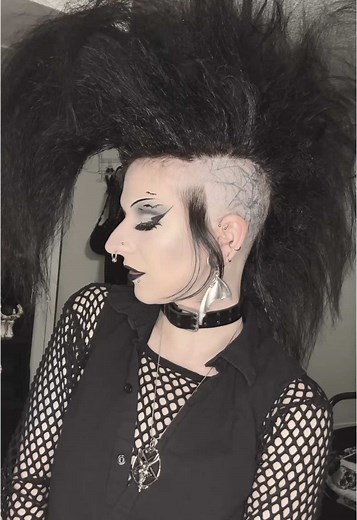 Deathhawk Hair Tutorial: Step-by-Step Guide