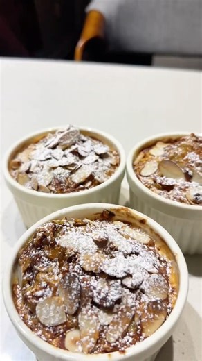 Easy Air fryer Baked Oats Recipe #foodshorts #youtubeshorts #viralshorts #bakedoats #healthyrecipes