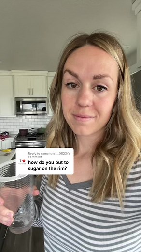 How to Sugar Rim a Glass: Techniques and Tips