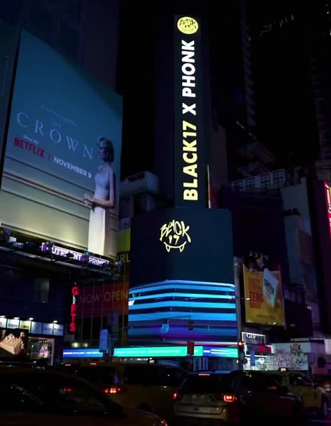 Exploring Times Square, New York - Black17 Experience