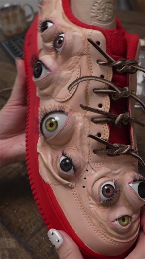 Scary Eyelash Looks That Might be Too Much