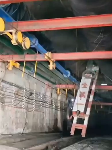 Coal Mine Workers They work 600 meters underground 🔝 #coalmine #workers #respect #heroes #LearnOnTikTok #foryou #viral #action #smart #usa #idea