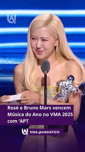 Uasiatico | No VMA 2025, a música “APT.”, parceria entre Rosé e Bruno Mars, foi consagrada como a “Song of the Year” (Música do Ano). Rosé recebeu o... | Instagram