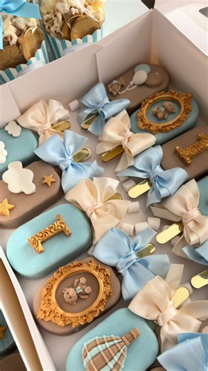 Make some cakesicles with me ☁️ Popper @Daisy Makes #cakesicle #baking #firstbirthday #daisymakes #cakepop