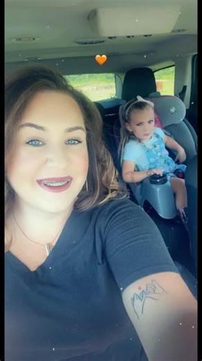 Elizabeth Ray on TikTok