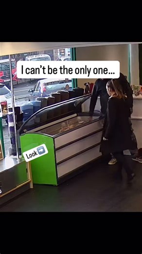 I can’t be the only one who wants their dog healthy, itch-free, and thriving 🐾 If you’re a dog owner in Derby, Burton on Trent, or the surrounding areas and you’re dealing with: • itchy skin • allergies • constant ear issues • sensitive tummies 👉 this page is for you. We focus on natural dog nutrition, raw feeding guidance, and supporting dogs from the inside out — not just masking symptoms. Because healthy dogs aren’t luck. They’re built 💚 📍 Derby & surrounding areas 🐶 Supporting local dog