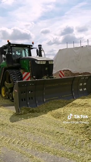 John Deere 9RX: Innovative Farming Technology