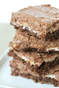 Mom’s Famous Chocolate Marshmallow Brownies - SixSisters'Stuff