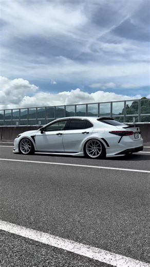 トヨタカムリの自慢のカスタムセダン