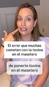 La toxina en el masetero está de moda para afinar el rostro, sobre todo en caras anchas o cuadradas. Y sí, puede funcionar muy bien 🙌. Peeero… si tienes más de 35 años o notas un poquito de flacidez, ojo 👀: 👉 El masetero no solo da volumen, también sostiene el tercio inferior del rostro. 👉 Relajarlo en exceso puede debilitar ese soporte y acelerar la flacidez. 👉 Lo que reduces con toxina muchas veces hay que compensarlo después con ácido hialurónico en el ángulo mandibular. No se trata de n