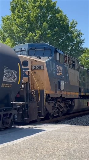 Bradley Reim on Instagram: "𝕄𝟝𝟠𝟛 𝕒𝕥 𝕎𝕒𝕩𝕙𝕒𝕨 CSX M583-13 heads south past Waxhaw toward Greenwood SC with CSX 3411 and CSX YN2 309 leading the train on a decently warm April day! My family was celebrating my birthday a day early down in Waxhaw. 4-13-25 #trains #railfans #photography #railfansofinstagram #trainspotting"