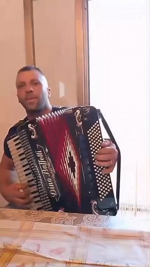 Mamma rondinella | Raffaele Castiglione