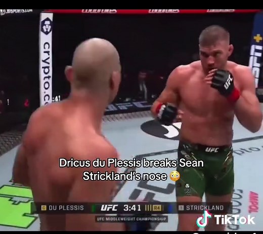 Dricus du Plessis Injures Sean Strickland's Nose