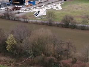 Volocopter在过去一周内成功完成了多个飞行测试里程碑！👇 VoloCity逐渐将速度从悬停提高到54节空速（约100公里/小时或62英里/小时）