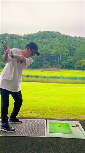 軽井沢でゴルフはきもてぃ〜 #軽井沢72ゴルフ #軽井沢練習場 #ゴルフスイング #100切りゴルフ