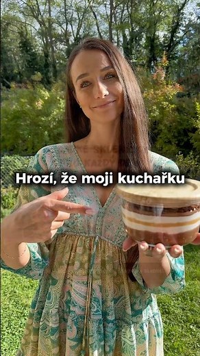 Moje nová kuchařka je venku 😍 #receptipyodzuzky #kucharka #overnightoats #dezert