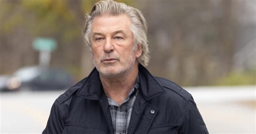 Prosecutors dismiss charge against Alec Baldwin