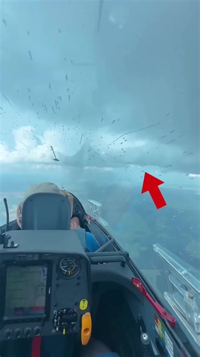 Why don't fighter jets need windshield wipers?#Knowledge #foryoupage #science #funfacts #aviation