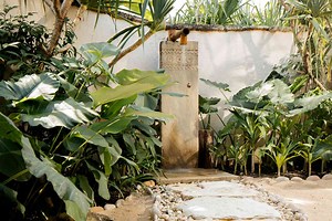 7 Hotels With the Dreamiest Outdoor Showers — From the Maldives to Mexico