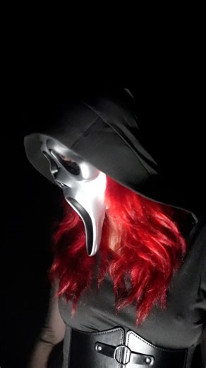 An alternate ending 🫣 • Y’all get a Halloween #blooper for now till I finish editing my other footage 🤭 • #scream #ghostface #drama #boyfriend #goth #cosplay #ghostfacecosplay #femalecosplayer #cosplayer #sassy #cosplaygirl | 𝓜𝓲𝓼𝓽𝔂 𝓘𝓭𝓮