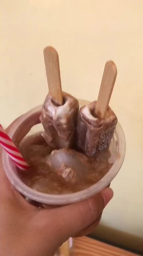 Quench your thirst with this creative way of enjoying Aice Ice Cream in this hot summer weather. 🥵🥵🥵 With Aice Chocolate Stick and some soda, you can make an Aice Soda Float. 🤤💜🍦 Thanks for this fun tip, @Tiktok Budol 🫶 Follow us on our official TikTok Page at https://www.tiktok.com/@aicephilippinesofficial for more cool Aice tips! 😊 #AiceIceCreamPhilippines #HaveAnAiceDay #SummerAice