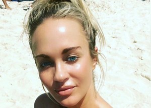 UFC Analyst Laura Sanko Breaks The Internet With Bikini Thirst Traps Showing Off Busty Chest - BlackSportsOnline