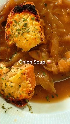 This Is How We Make Onion Soup in France 🇫🇷