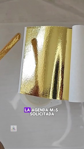 como usar la resina epoxi #resinartistsoftiktok #resinart_ideas #resinacolombia #ResinaCreativa #resinaepoxy #resinideas #resinaepoxi #resinartist #resin #emprendimiento #resinart #resina #resinaepoxica #resinartwork #emprender #emorendedora | Arte de la Resina