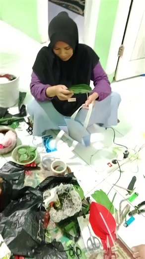 Bunga Janda Bolong: Kreativitas dengan Plastik