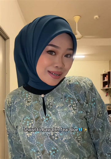 Teal Blue Shawl Tutorial: Fashion Forward Techniques