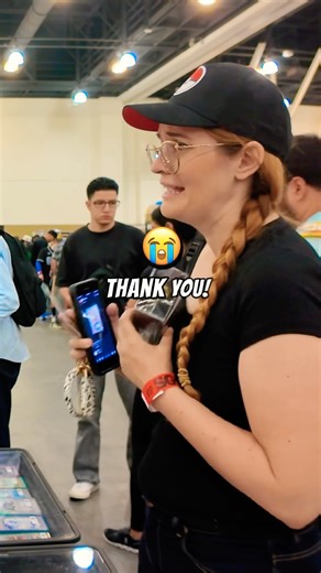 She Loves Dog Pokémon 🐶🔥 So We Gave Her a Gift 🎁 #pokemon #pokemontcg #pokemoncards vendorpov