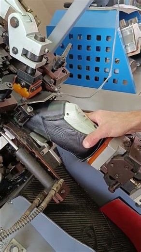 Leather Shoe Forming Process – Heel & Upper Shaping on Lasting Machine