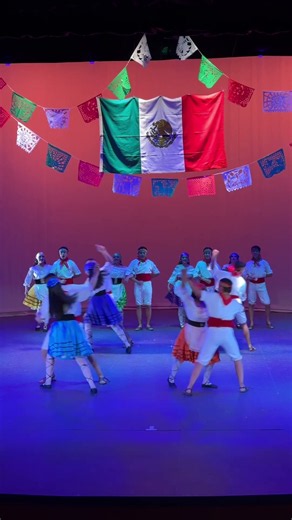Ballet Folklórico del Potosí “de pailas a parras Coahula”
