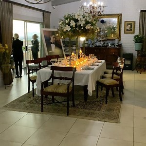 41 reactions · 5 comments | Dinner at the Butler Mansion last night, lights camera  action  www.thebutlerschool.com #butler #butlerservice #butlerschool #butleracademy #vip #tabledecor | SABA - International Butler Academy | Facebook