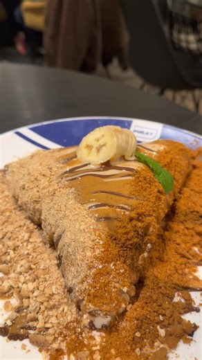 Regular | Ala Kinder Bueno | Nutella | Peanut butter | Lotus | Banana 📍 Barndesteeg 13, 1012BV Amsterdam #crepes #pancakes #amsterdam #breakfast #lunch