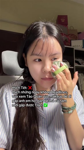 thích Tết: ❌ thích những ngày không deadlines, vừa xem Táo Quân vừa makeup để đi gặp anh em họ, bạn bè mà cả năm mới gặp được 1 lần: ✅ #xiuling4226 #TetGiuLua #vlog #TaoQuan #fyp