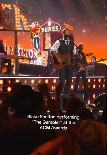 Blake Shelton Performs