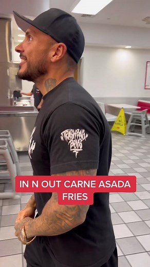 IN N OUT CARNE ASADA FRIES 🍟! #innout #fries #carneasada #carneasadafries #foodie #innoutburger #cheese #cheeseburger #tiktokchallenge #tiktoktutorial #tutorial #lifehack #fypシ #foryourpage #summer2022 #viral #reels #food #foodtiktok #foodlover #delicious #fastfood #love