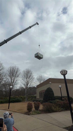 Big things happening at Temple Kol Emeth! ❄️➡️🔥 This is the third of three brand-new HVAC units installed here at TKE. We expect all systems to be fully functional by the end of the week, which means our staff can finally stop freezing in their offices. Warmth is on the way! | Temple Kol Emeth-Marietta, GA